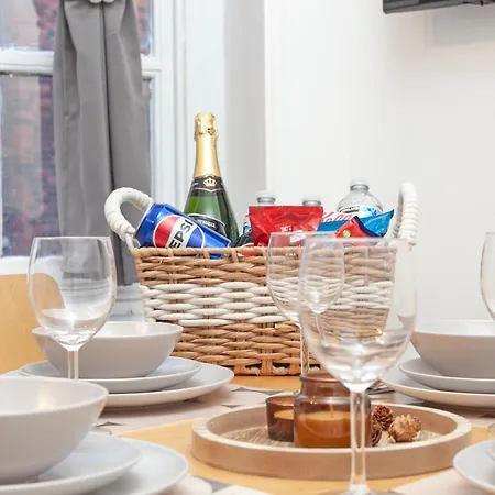 Beautiful 3 Bedroom Flat In Scott Ellis Gardens Londra Esterno foto