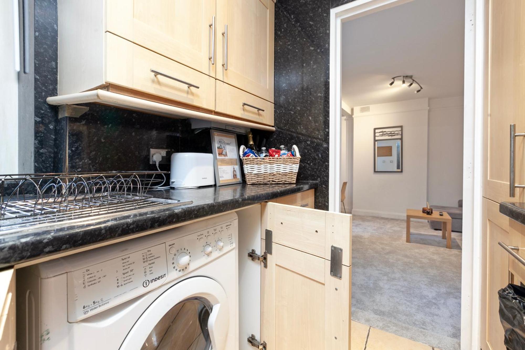 Appartamento Beautiful 3 Bedroom Flat In Scott Ellis Gardens *