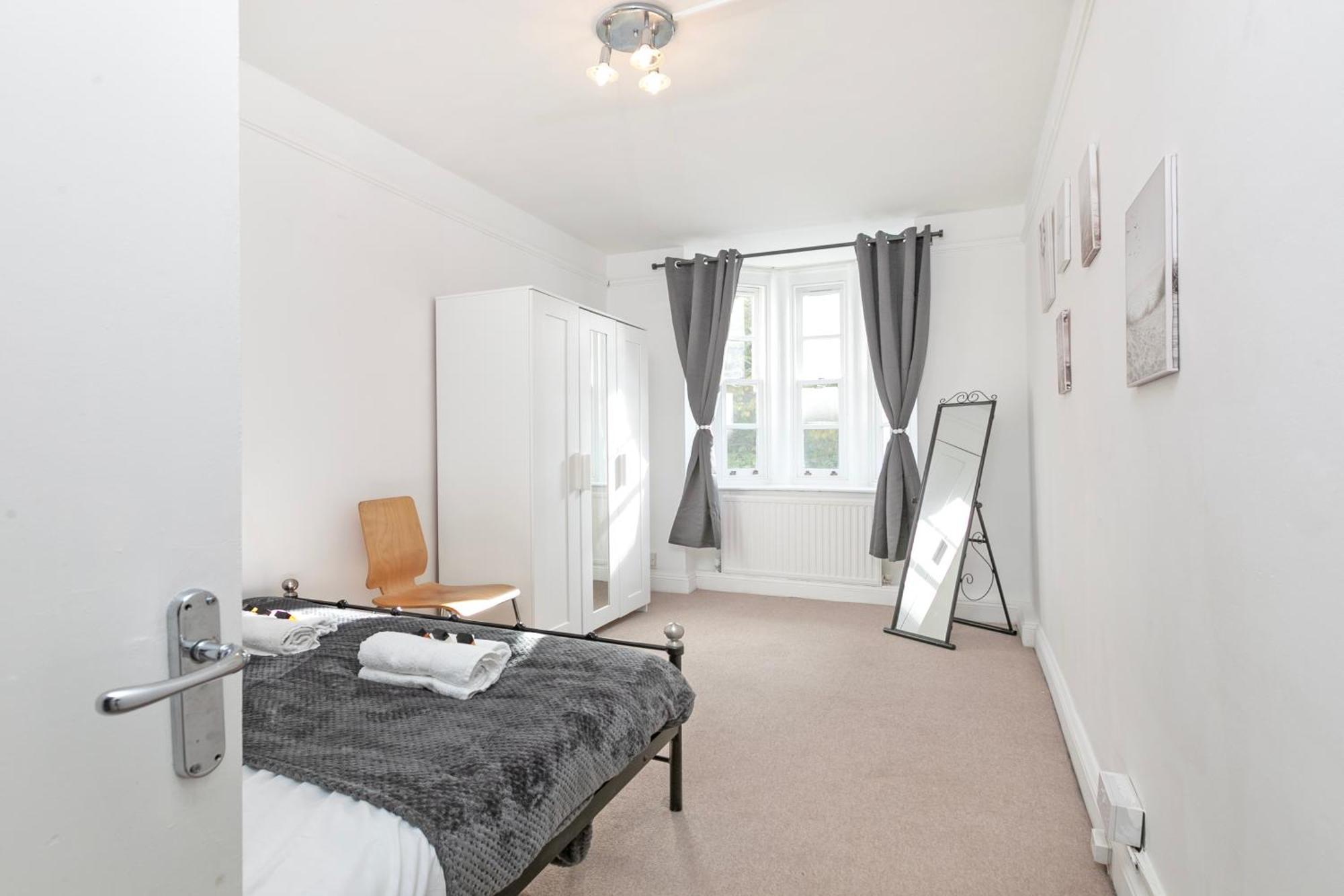 Appartamento Beautiful 3 Bedroom Flat In Scott Ellis Gardens *