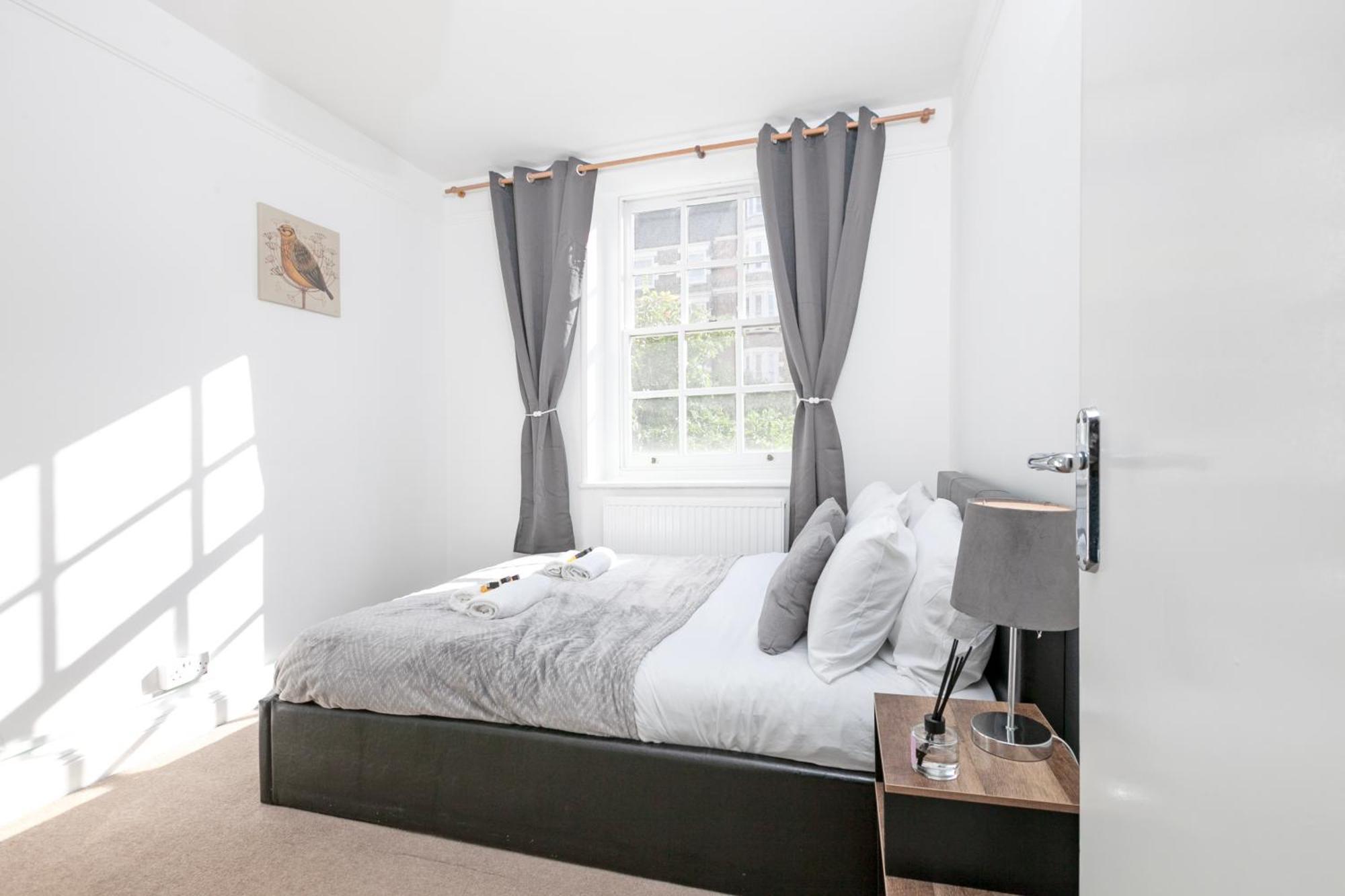 Appartamento Beautiful 3 Bedroom Flat In Scott Ellis Gardens *